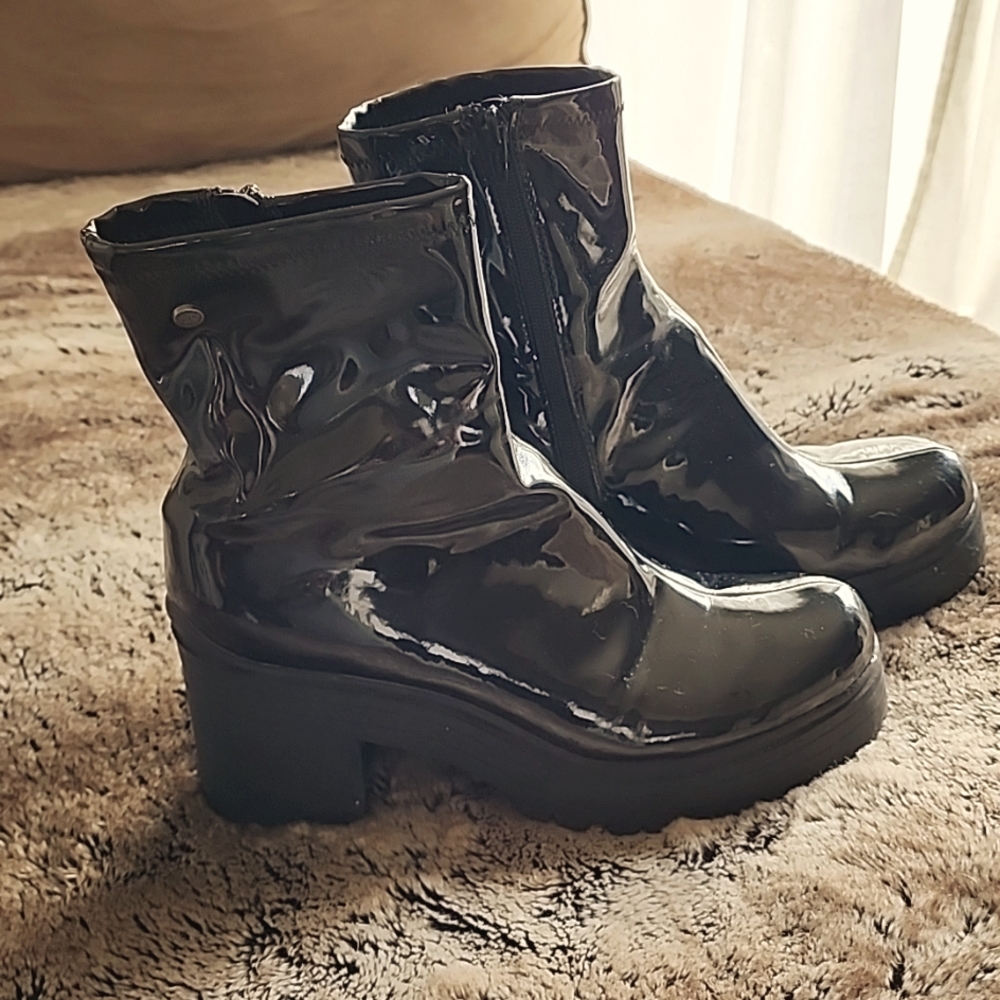 Ankle boots